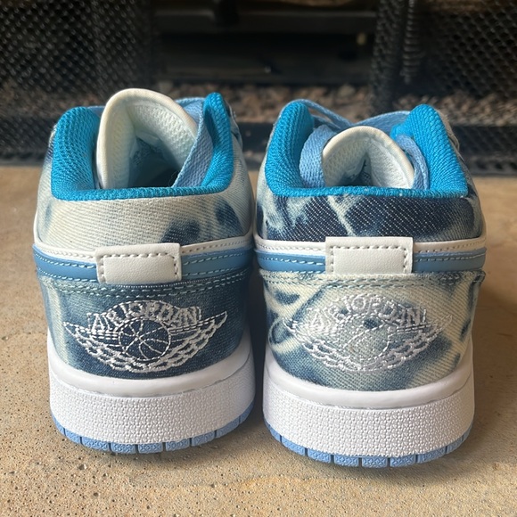 Blue Jordans size 5, no holes brand new, never been worn - Picture 2 of 5